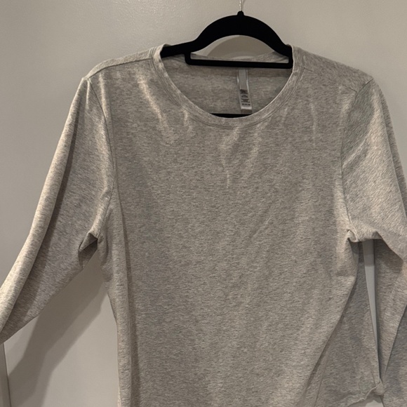 SKIMS Heather Gray Long Sleeve Women's Tee - Picture 4 of 5